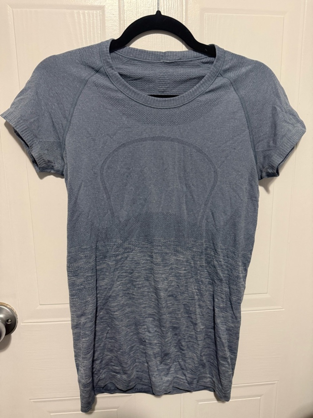 lululemon athletica Short Sleeve Seamless Crew Tee - Light Silver/Blue/Grey